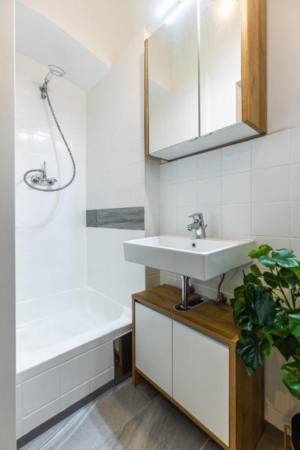 Stylish 1 Bedroom Apartment Near Hannovamarkt Wien Ngoại thất bức ảnh